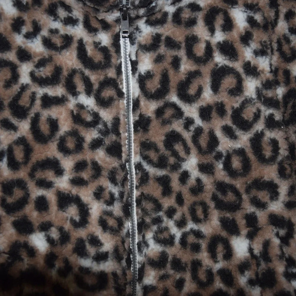 OLD NAVY Girls Cheetah Print Sherpa Zip Up Bomber Jacket Size S (6-7) - Picture 2 of 5